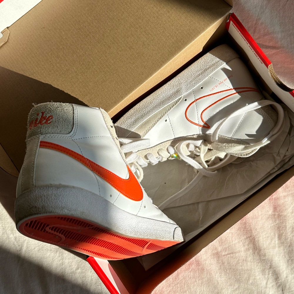 Nike Blazer Mid 77 Vintage White Mantra Orange